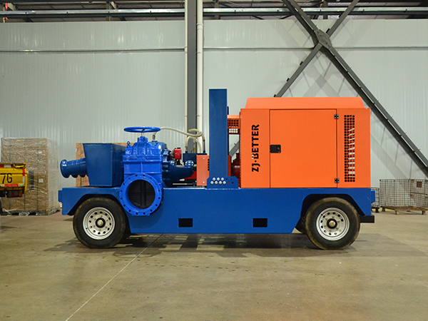 柴油機(jī)移動(dòng)排水泵車
